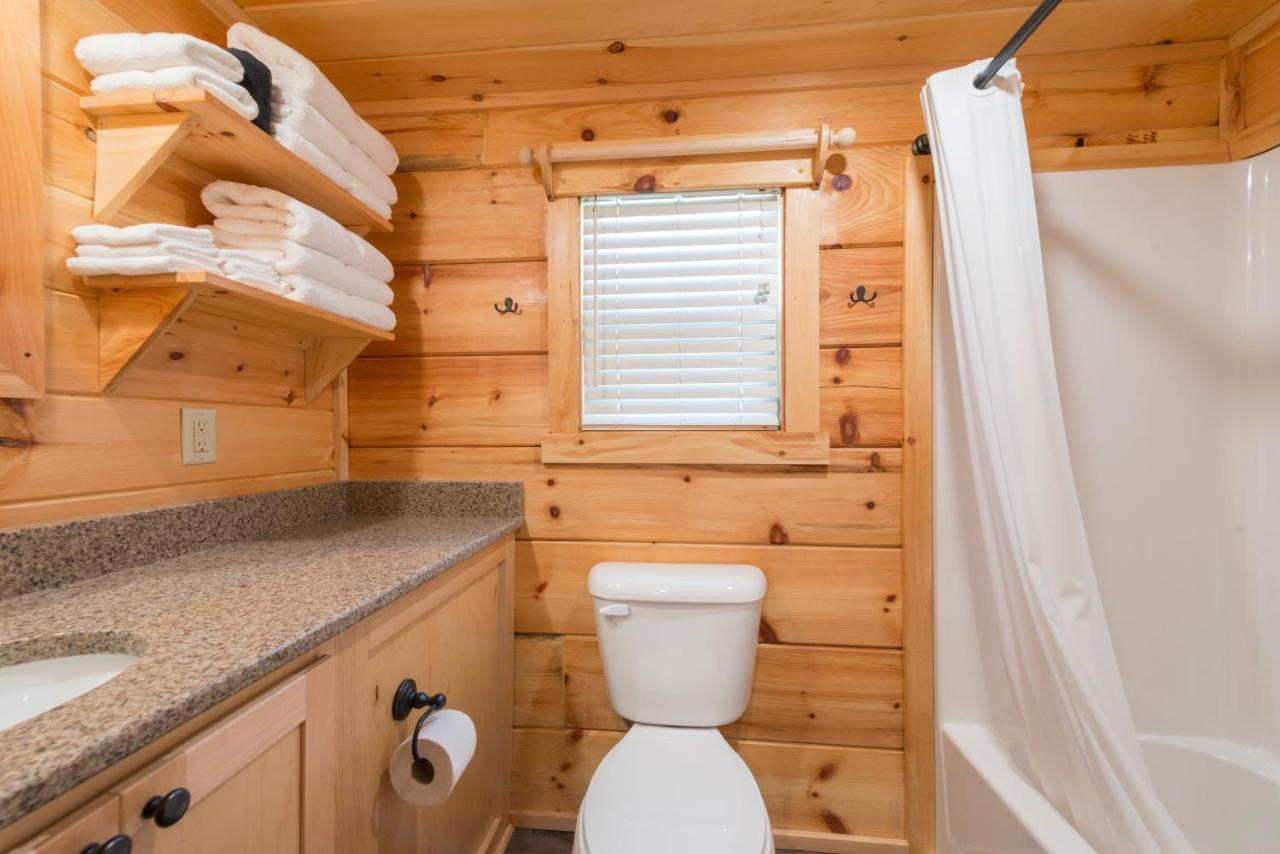 Great Escapes Rv Resort Bryan College Station Exterior photo